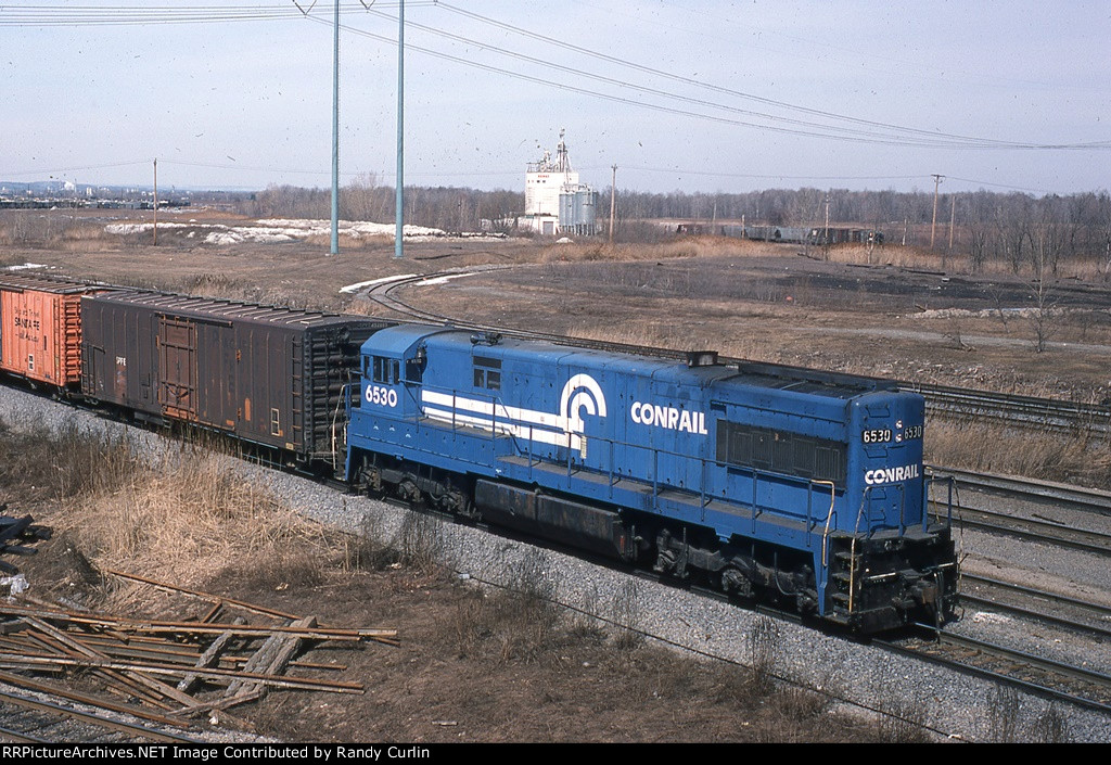 CR 6530 switching the yard